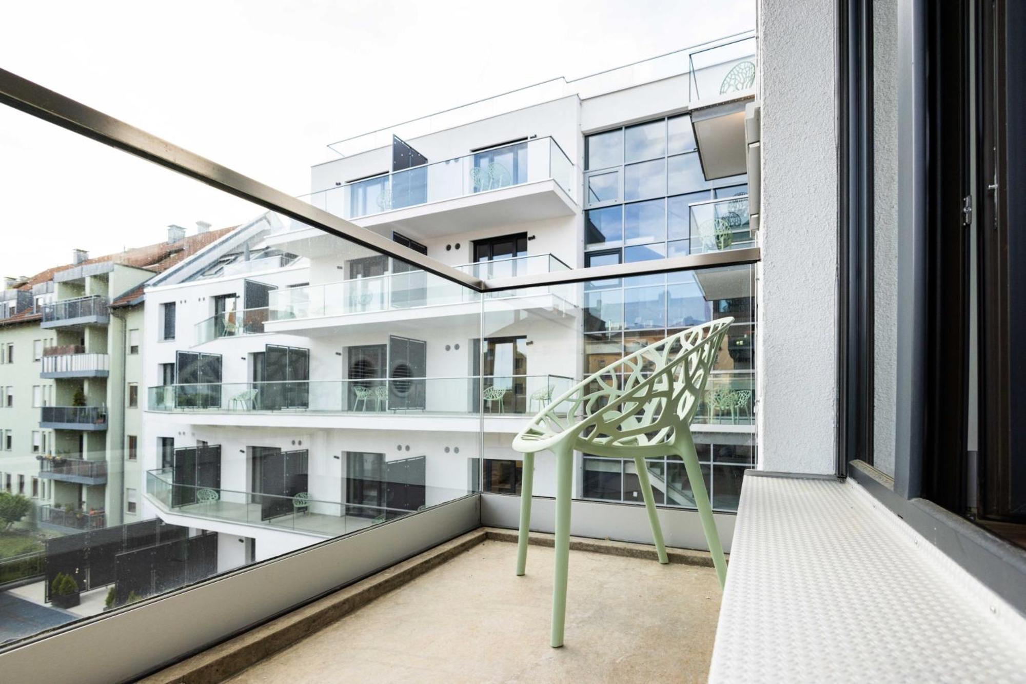 Eco Smart Premium Aparthotel 3*